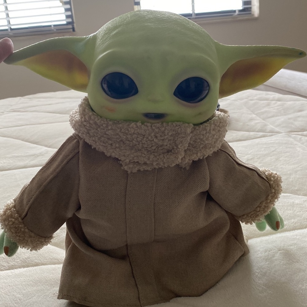 Mandalorian Baby Yoda Used - Picture 7 of 10